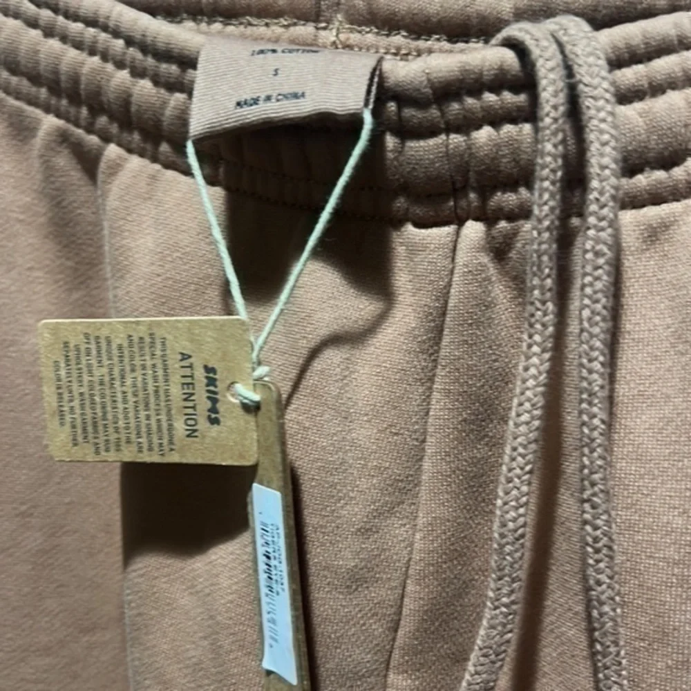 Skims Outdoor Fleece Pullover - Picture 2 of 10